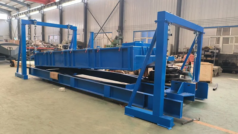 Gyratory vibrating screen (2)