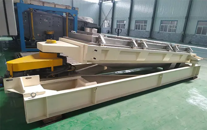 Gyratory vibrating screen (1)2